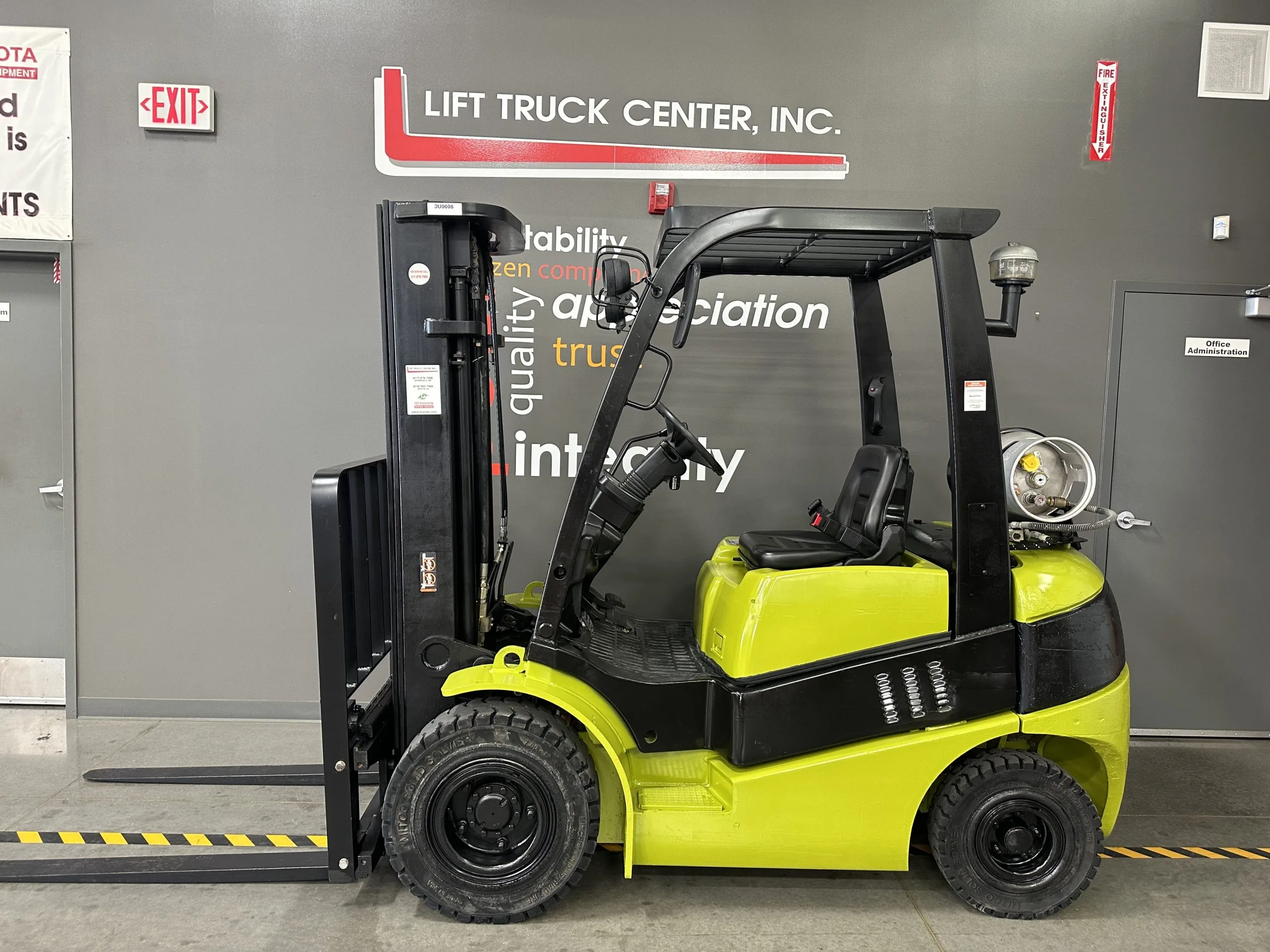 Featured image for “CLARK 5,000 LBS. CAPACITY PNEUMATIC TIRED FORKLIFT”