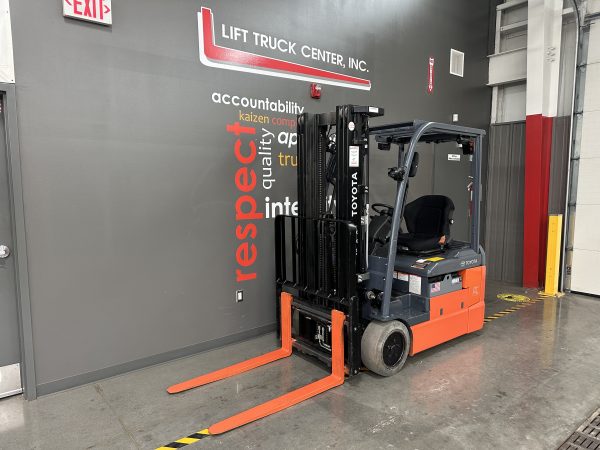 TOYOTA 3,500 LBS. CAPACITY CUSHION TIRED ELECTRIC FORKLIFT - Image 2