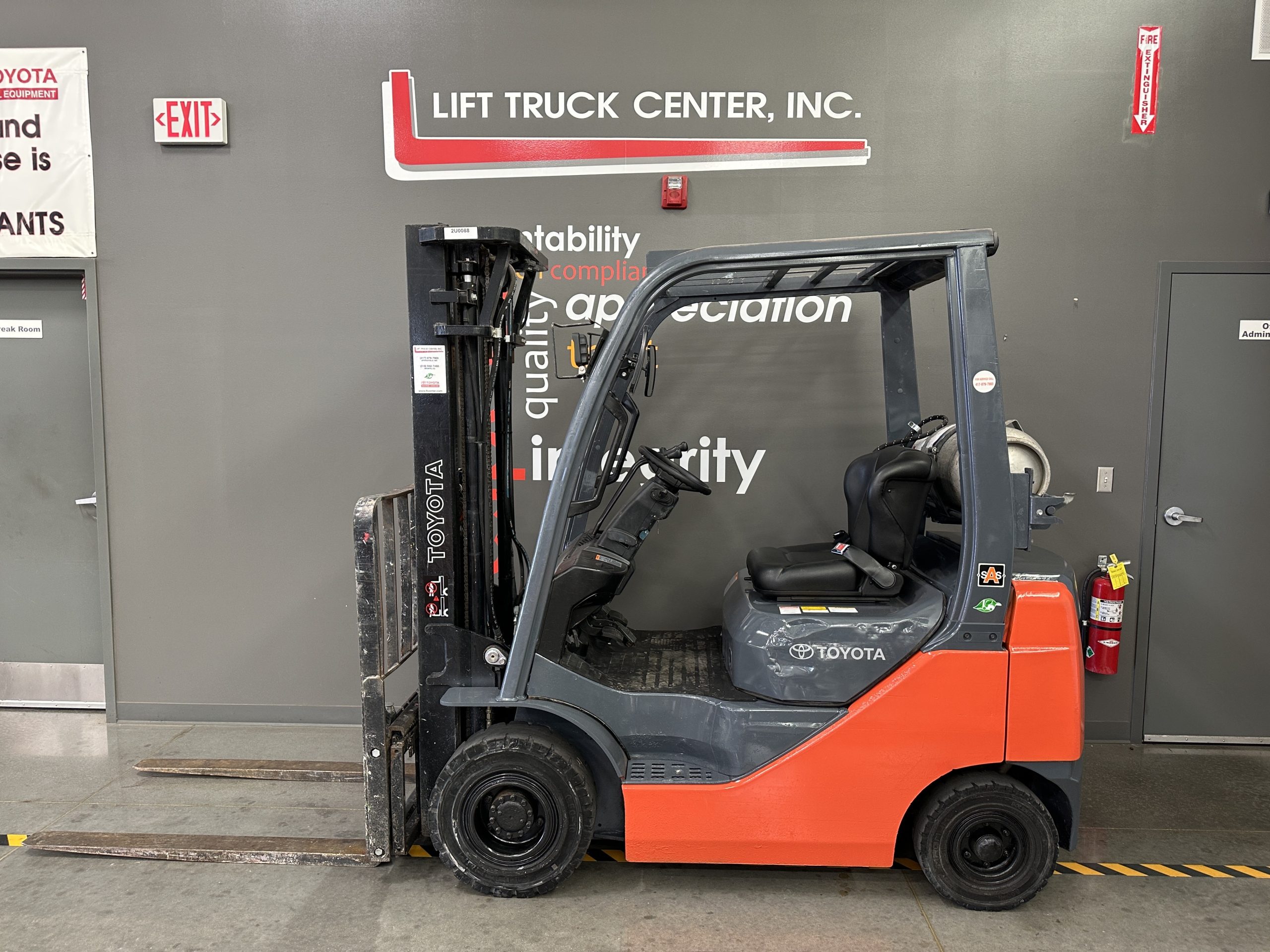 Featured image for “TOYOTA 3,500 LBS. CAPACITY PNEUMATIC TIRED FORKLIFT”