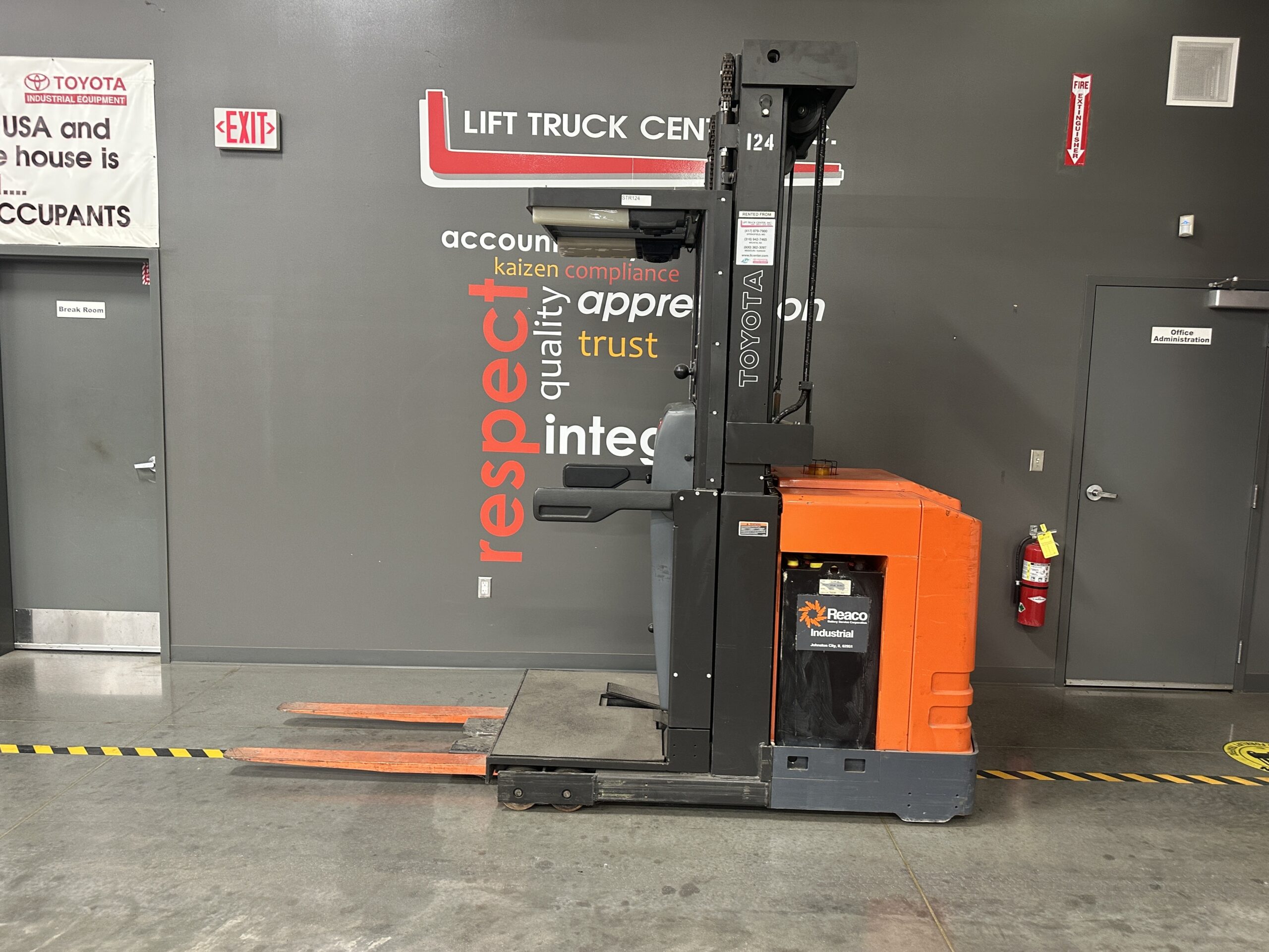 Featured image for “TOYOTA 3,000 LBS. CAPACITY CUSHION TIRED ELECTRIC ORDER PICKER”